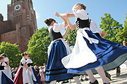 Eröffnung mit Volkstanz (Foto. Martin Schmitz)